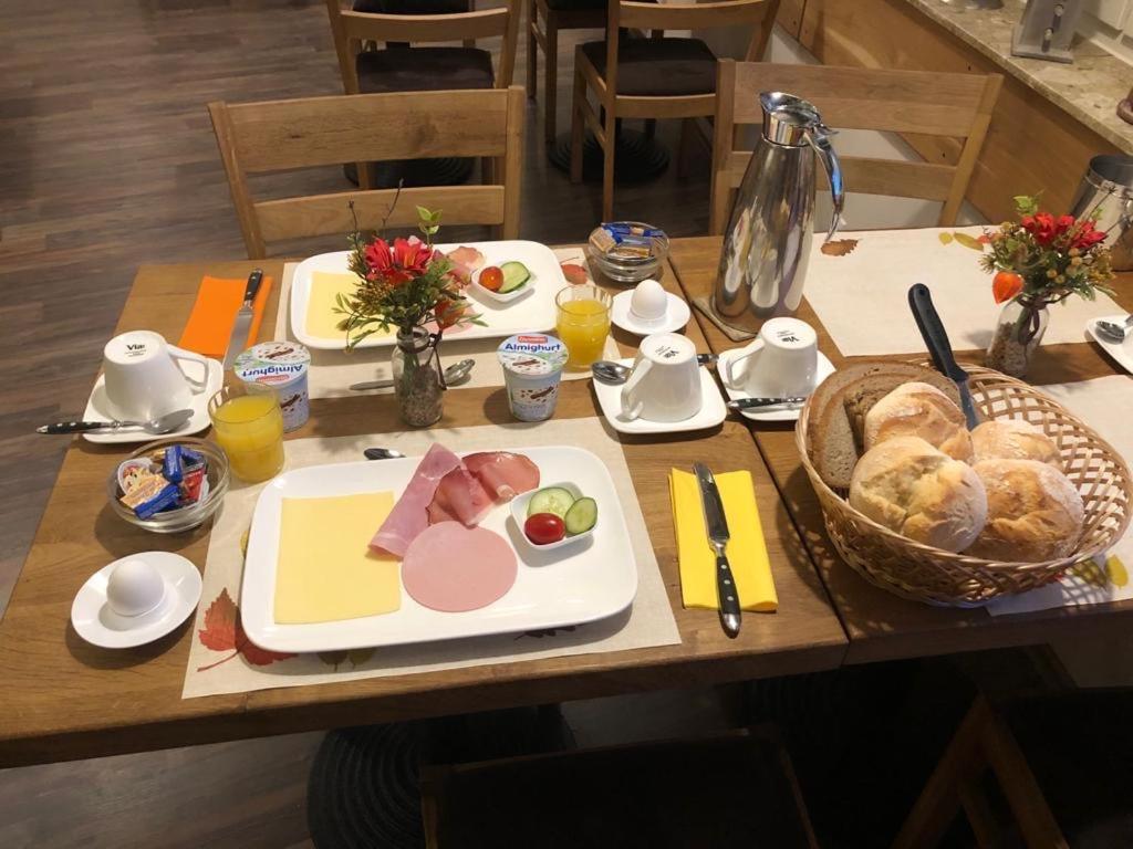 Hotel Zum Schiffchen บรุกเกน ภายนอก รูปภาพ